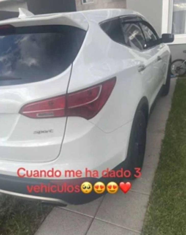Elizabeth, esposa de Benguché, presumió que el atacante le ha podido obsequiar tres vehículos. 