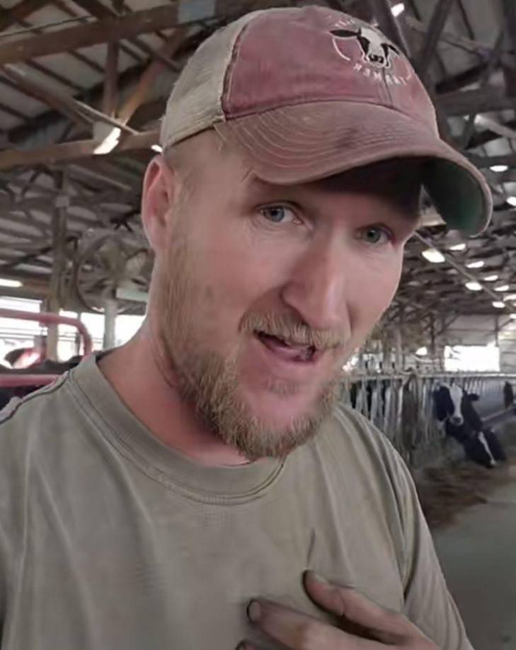 Según él, optar por Prairie Farms es una forma de apoyar a pequeñas granjas familiares, mientras que marcas más económicas suelen adquirir excedentes de leche, lo que les permite reducir costos.