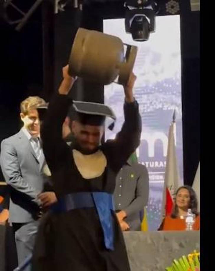 El emotivo homenaje no tardó en volverse viral, generando una oleada de reacciones positivas en redes sociales. 