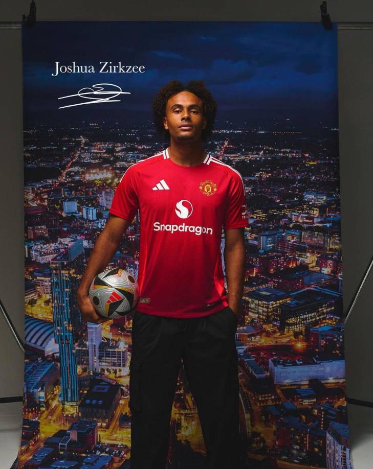 OFICIAL / El Manchester United oficializó este domingo la incorporación del delantero neerlandés Joshua Zirkzee, del Bolonia, tras pagar un traspaso de 36,5 millones de libras esterlinas (46,36 millones de dólares).
