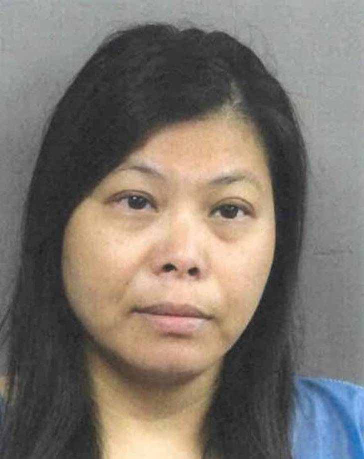 La mujer fue ingresada en el Centro Correccional de la Parroquia de Jefferson en Gretna el miércoles 26 de abril y está bajo vigilancia suicida dijeron funcionarios judiciales.