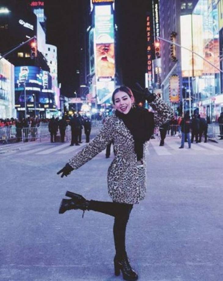 Los más osados salieron a las frías calles de Nueva York para celebrar la llegada del 2018 en tradicional evento en el Time Square.<br/>