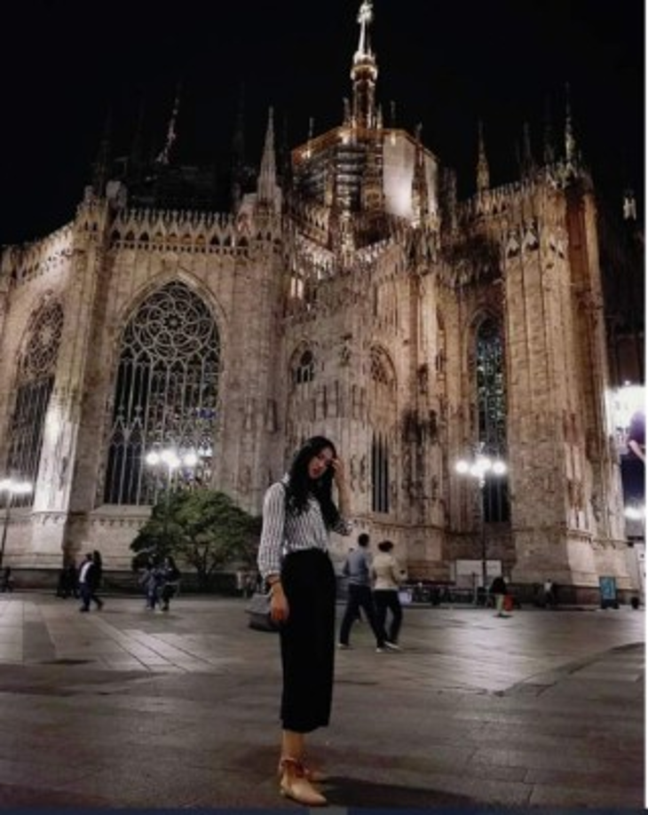 Según medios chinos, los dos hermanos mayores de Yao no han mostrado interés en sustituir a su padre en la dirección de la empresa, que recaería en la menor del clan una vez regrese a Hong Kong.