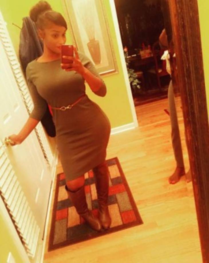 La profesora fue reprendida por la junta escolar debido a las 'provocadoras' imágenes.