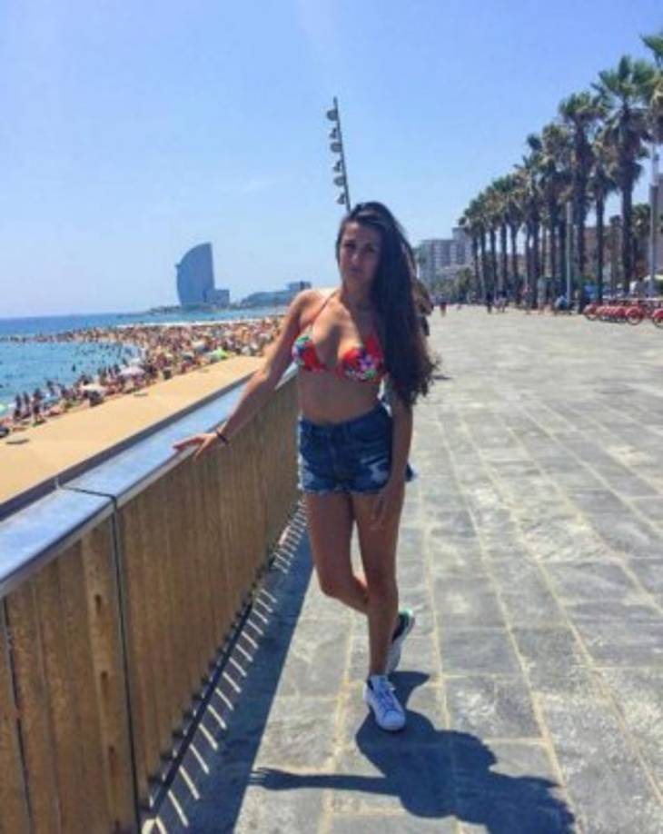 La chica no está del todo feliz al saber que su novio pasaría al Real Madrid.