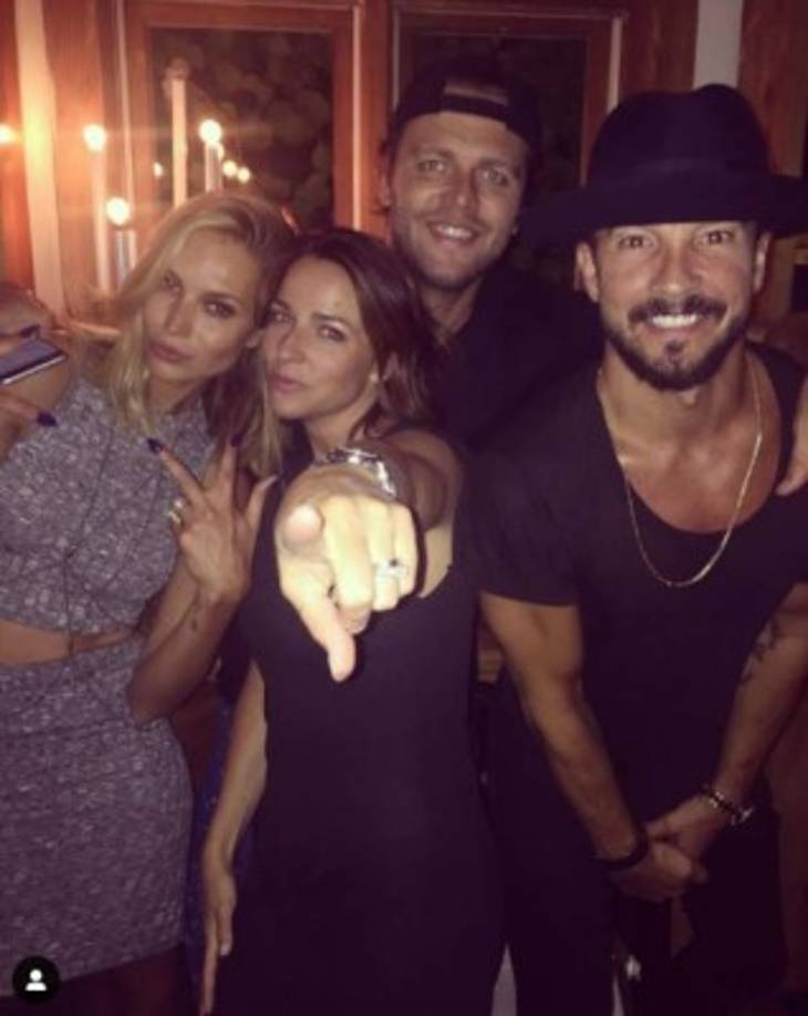 'No olvidaré quién nos abandonó, pero elijo mantener mi corazón libre de amargura y permanecer agradecida por aquellos que se han quedado y nos han amado. No quiero juzgar a los demás ni quiero ser juzgada', escribió. .<br/>