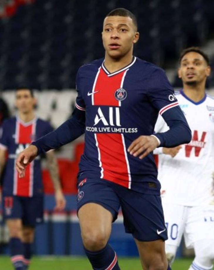 A Kylian Mbappé le sale otro gran pretendiente. Se trata del Liverpool que va por el fichaje de la joven estrella francesa el próximo verano. El francés sigue sin renovar por el PSG pero no va a ser nada fácil su contratación con el Real Madrid dado que el club inglés ha agregado al galo a su lista de deseos, es un club que puede ofrecerle un gran proyecto deportivo y económico.