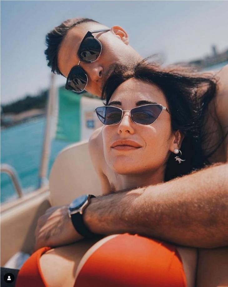 La pareja vive en Bérgamo, la ciudad italiana del Atalanta. El ex arquero de Racing llegó allí tras un primer y exitoso paso en el Udinese, que el año pasado cobró más de 20 millones de euros por su pase. El buen momento de Juan Musso en el Calcio tiene mucho que ver con la contención y el cariño que le brinda Anna.