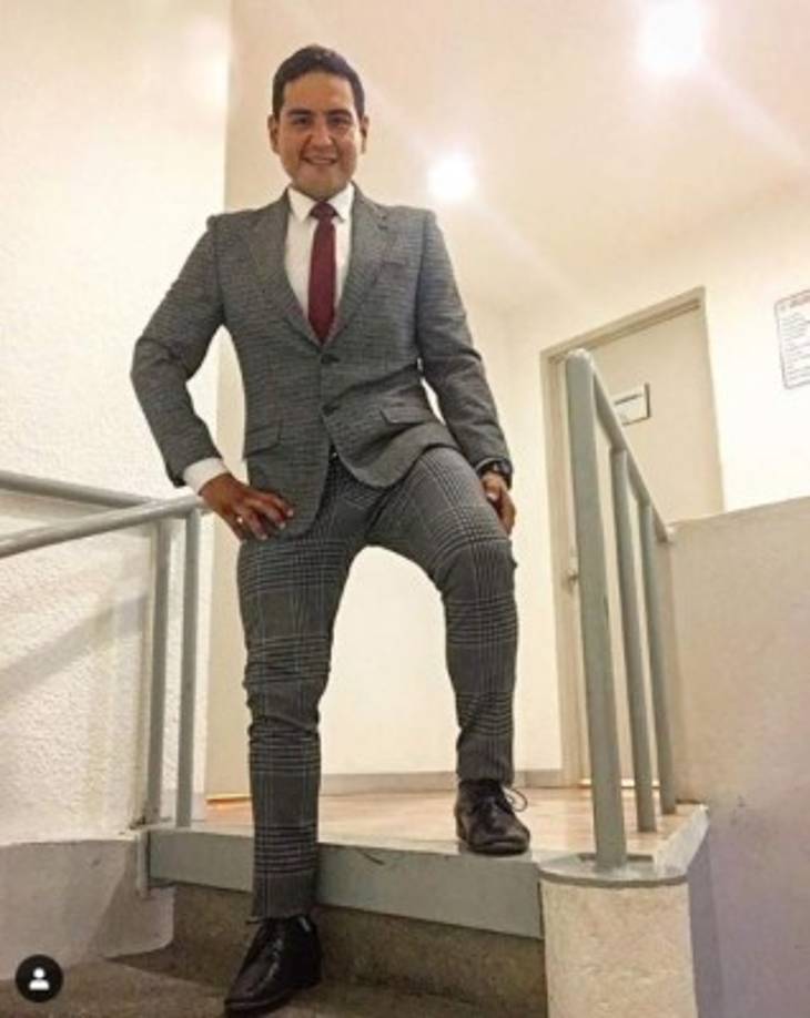 Luego de perder tanto peso, Rafael ha tenido que pasar varias veces más por el quirófano para eliminar la piel flácida que le había quedado.