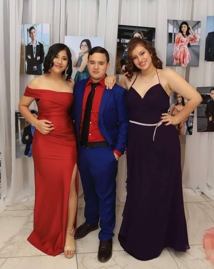 Estilo, emoción y baile en la fiesta de graduación de Fundación Mhotivo