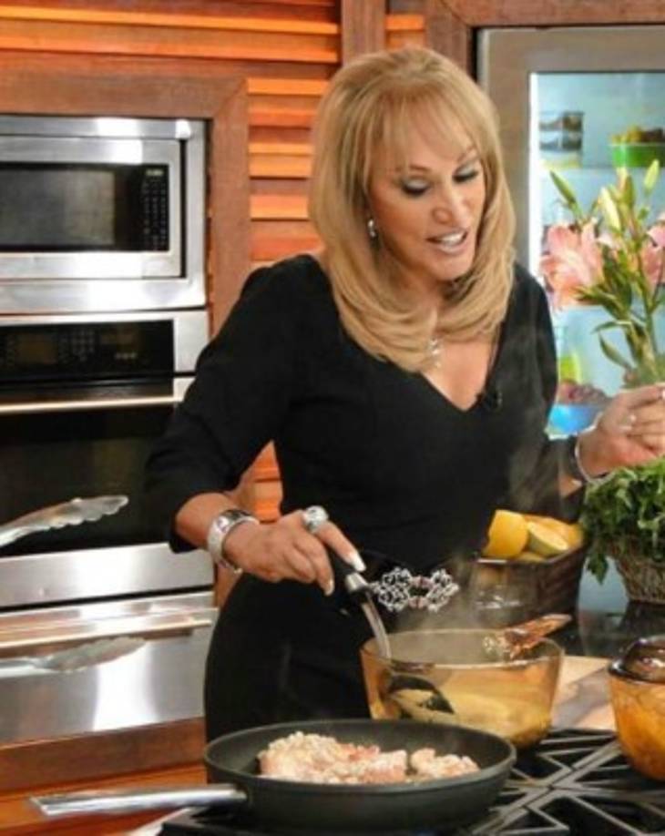 Laura León sigue activa en el mundo del espectáculo, a su edad muestra una energía impresionante en cada concierto que brinda.