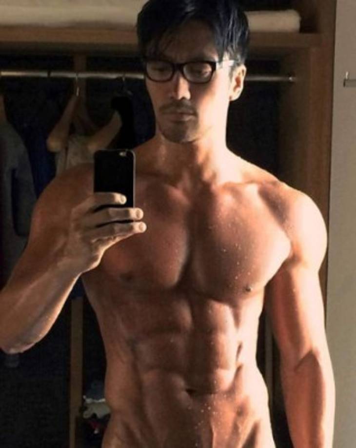 Además de sus asombrosos genes, Tan afirma que también elige un vestuario juvenil para quitarse varios años de encima.<br/>