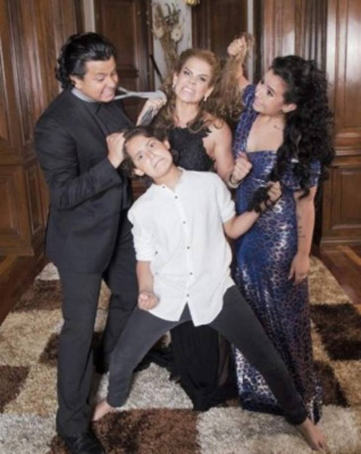 A sus 50 años, tiene 3 hijos, Emilio, Romina y Kiko.