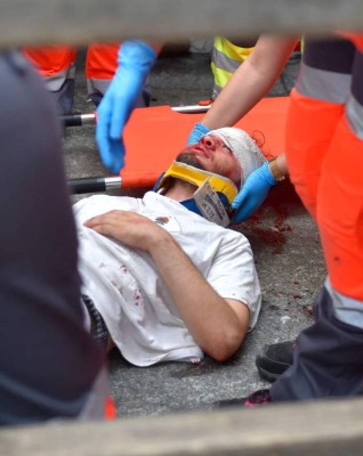 Un hombre de 42 años procedente de Chicago (EEUU) sufrió una contusión craneal en una caída aunque podría ser dado de alta este mismo martes.