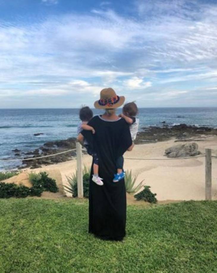 Acompañada de su familia disfruta Ludwika Paleta de unas merecidas vacaciones. 'Que tengan la fortuna de pasar estos días con sus más queridos. Paz y amor para todos', escribió.