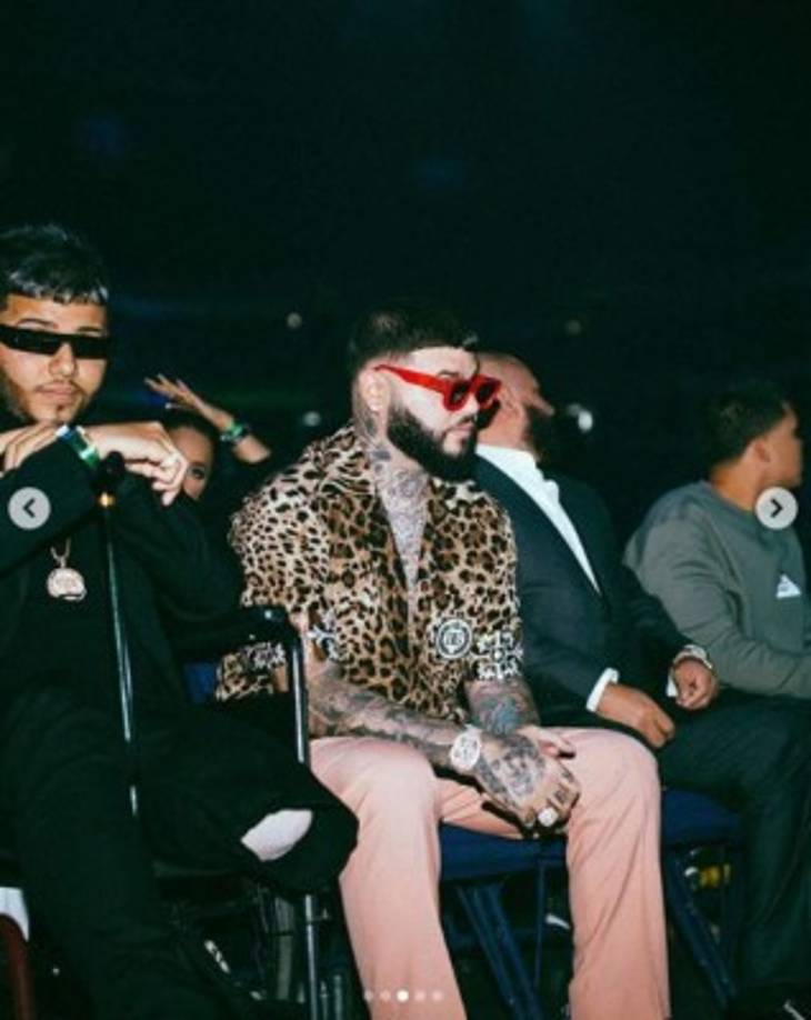 Fabian asistió con Farruko a una premiación de música urbana a los que llegó en silla de ruedas.