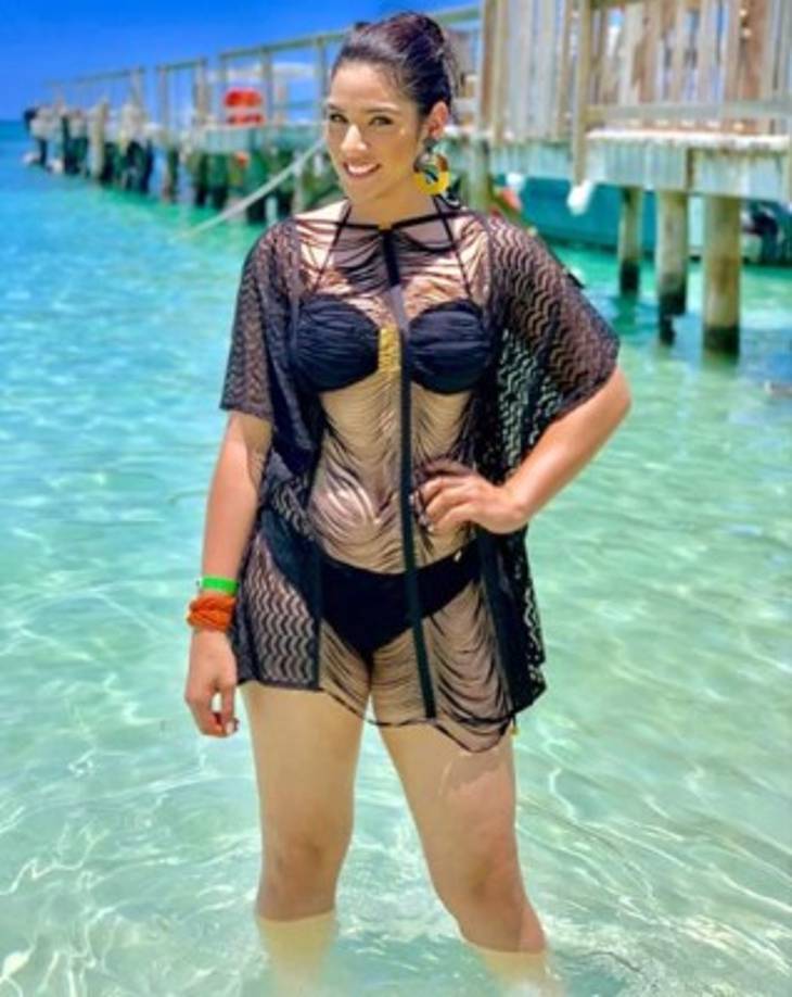 La periodista de HCH, Carolina Lanza, se ha dejado ver en Roatán disfrutando de la Semana Santa.