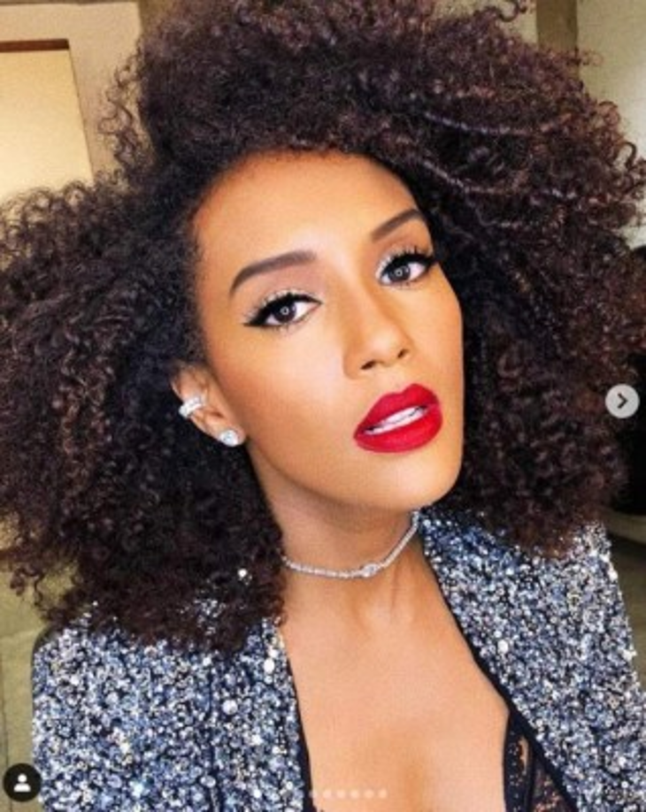 Taís es seguida por más de 8 millones de usuarios en su cuenta de Instagram, lo que la convierte como una de las actrices brasileñas más seguidas del mundo.