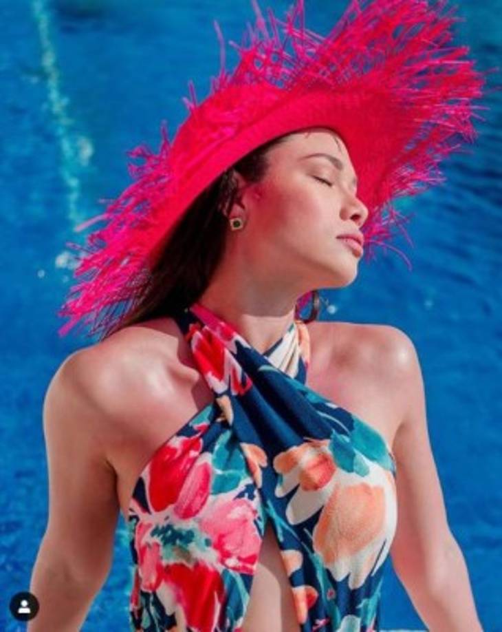 Moran se encontraba realizando una colaboración con Lipstickfables en la hermosa isla hondureña.