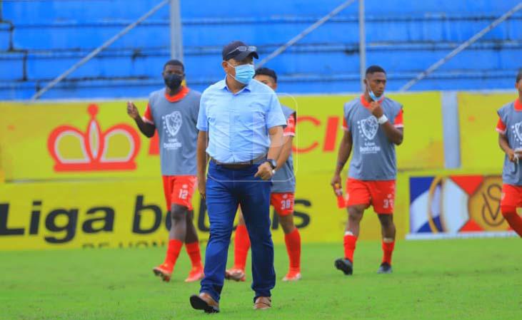 Real Sociedad separa a Carlos Tábora y nombra a su nuevo técnico