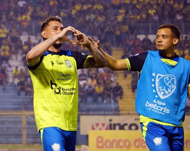 Así celebró Erick Andino su golazo en el estadio Olímpico.