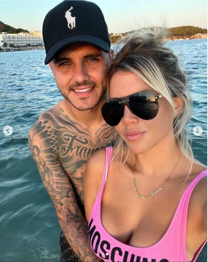 Ahora, el delantero argentino parece haber asumido que su matrimonio está acabado y ha tomado una postura totalmente contraria. Cansado de que su esposa le deje por los suelos, ha decidido hacer públicos una serie de mensaje de ‘Whatsapp’ que le ha enviado durante estos días. 