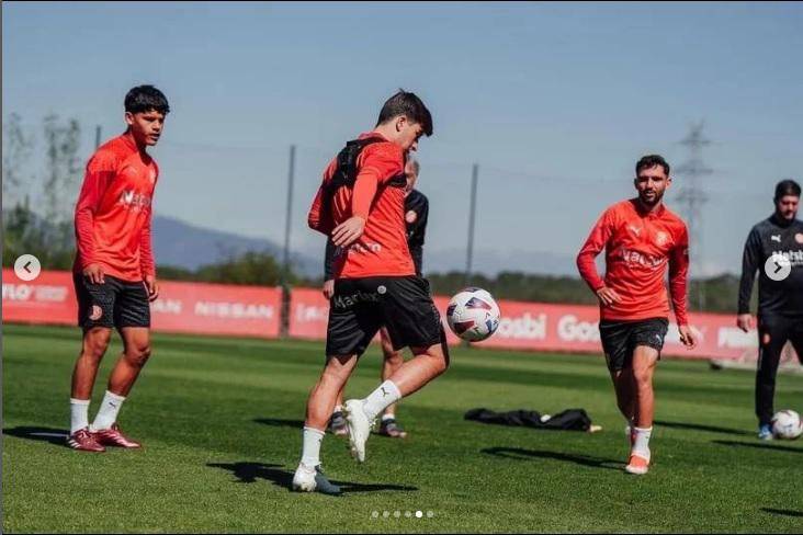 Richard Martínez entrenando con el primer equipo del Girona.