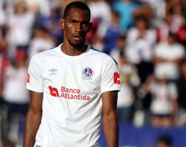 Jerry Bengtson: El delantero cuenta con ofertas del exterior, reveló Pedro Troglio en Cinco Deportivo. Al atacante se le acabó su contrato y podría salir del Olimpia ya que desea volver al extranjero.