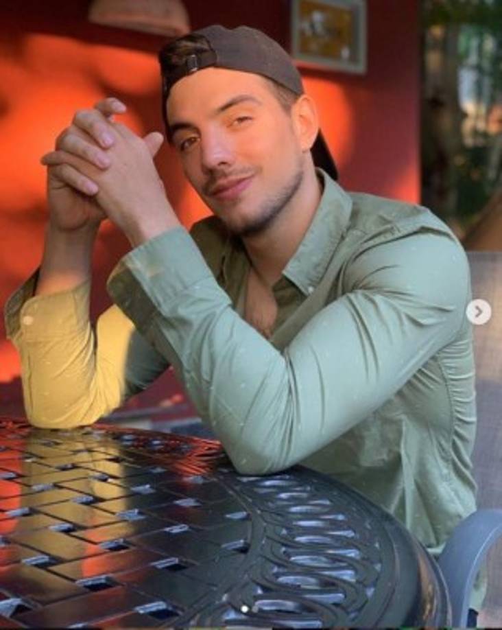 Por su físico también ha incursionado en el modelaje y además, ha grabado un par de hits en el género reguetón que han posicionado. Actualmente, comienza a obtener proyectos en Estados Unidos, pero en la actuación.<br/><br/>Como vlogger de YouTube donde tiene casi un millón de suscriptores; sus ganancias se ubican entre los tres y los siete mil dólares mensuales.<br/>