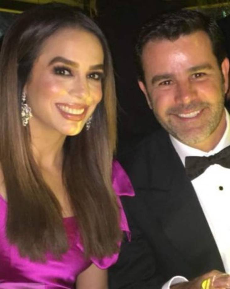 Las especulaciones sobre una ruptura entre los actores Eduardo Capetillo y Biby Gaytán iniciaron por que ella habría dejado de seguir a su marido en Instagram.<br/><br/>Pero la también cantante no dudó en descartar los chismes y aseverar que su familia está feliz.<br/>