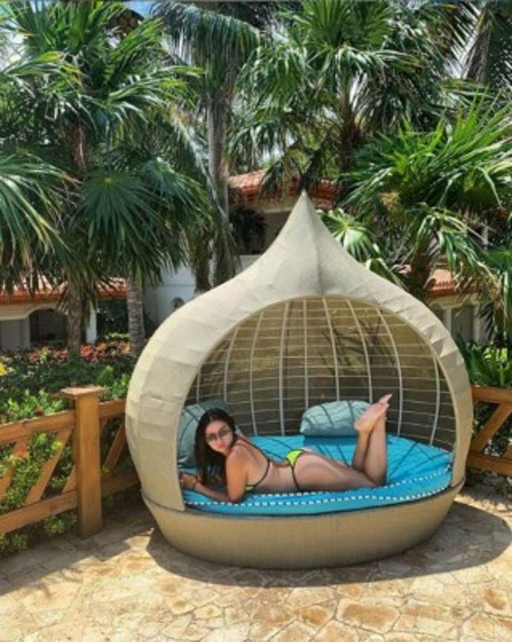 Las bellas extranjeras resltan sus figuras y sus publicaciones reciben miles de likes.