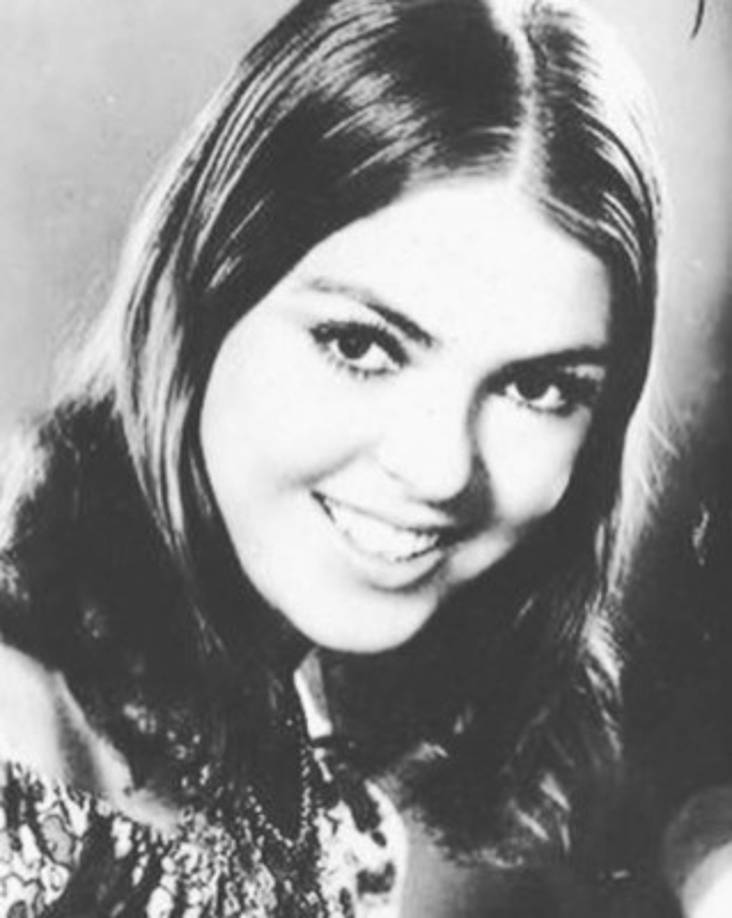 Su carrera tomó auge gracias a su participación en el festival OTI en la ciudad de México en 1978 donde resultó la representante de México interpretando la canción 'Como Tú', la cual fue ganadora y obtuvo el derecho de representar a México en el Festival OTI Internacional que tuvo lugar en Santiago de Chile el 2 de diciembre de 1978, certamen en el cual obtuvo el tercer lugar.