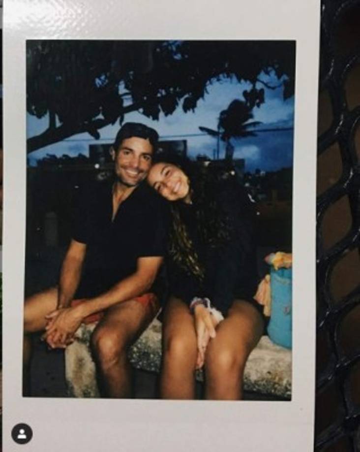 Isadora y su hermano son producto del matrimonio del cantante Chayanne y su esposa Marilisa Maronesse, quienes llevan más de 24 años juntos. Ellos son uno de los matrimonios más fuertes del espectáculo.