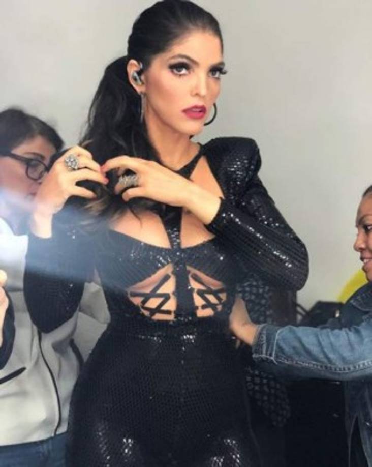 'Este mensaje es para ti, mi querida Celeste Arrarás. Yo te considero una persona con credibilidad, con honor y ética en tu carrera' inició la mexicana.