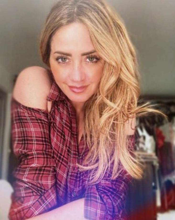 Su delicado rostro también recibe muchos piropos, para mantenerlo terso Legarreta se realiza varios tratamientos estéticos que comparte en redes.