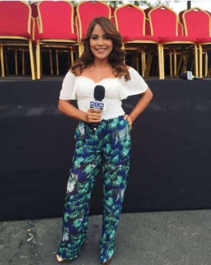 La belleza sampedrana Suly Cálix lució fresca en el desfile carnaval de la ciudad industrial de Honduras.