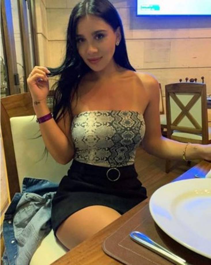 Alejandra Valdés le habría sido infiel a Martín Rodríguez con un joven futbolista argentino.