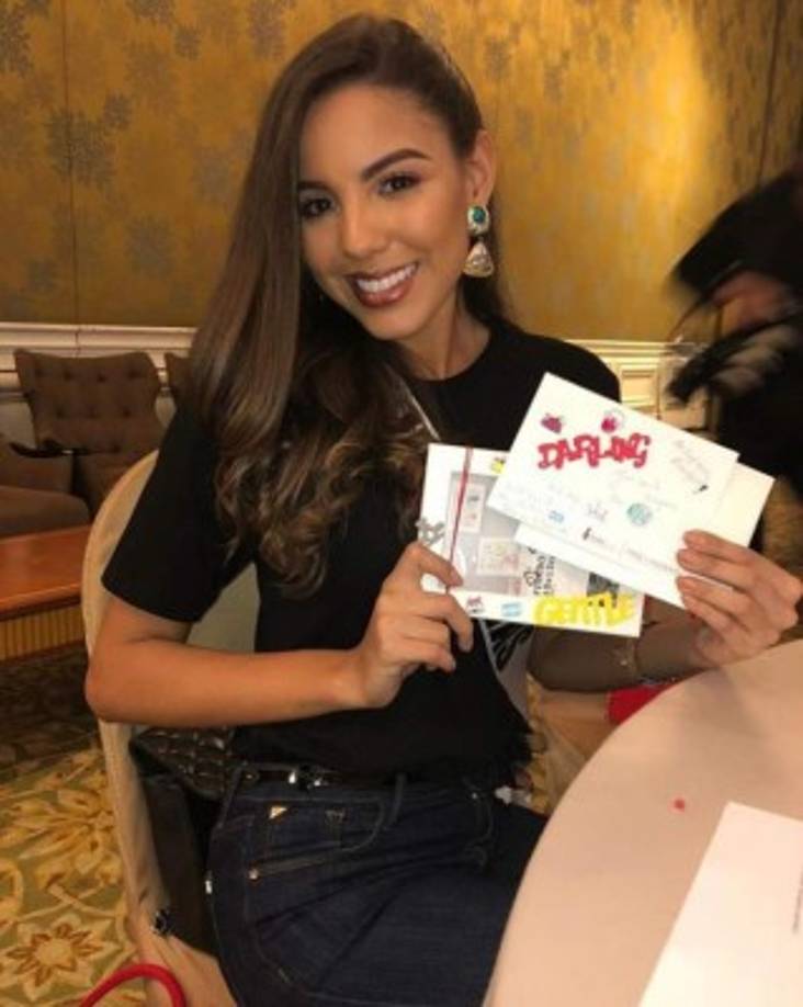 Además de los desfiles y participaciones especiales Villars tuvo la oportunidad de participar en la labor social de organizaciones que ayudan a personas con necesidades especiales.