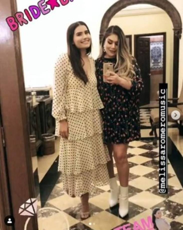 Las hermanas fueron la inspiración de la popular alabanza de Jesús Adrián Romero 'Princesas mágicas'. Ella han sido inseparables y las consentidas de su padre.