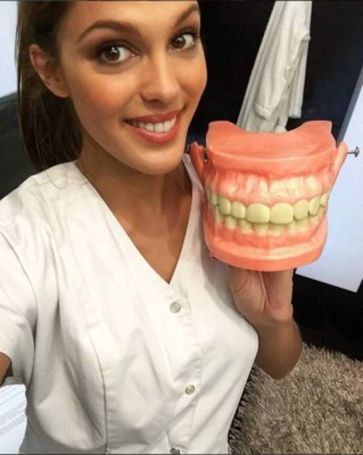 Como futura odontóloga, también buscará promover la higiene bucodental.