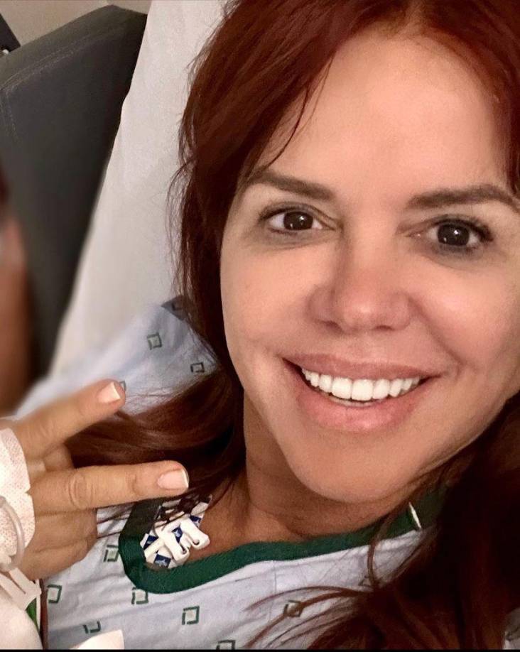 “Recuperándome de una inesperada cirugía para removerme el apéndice. Estoy bien porque se diagnosticó a tiempo y por eso no hubo complicaciones. ¡Con la salud no se juega! Gracias por los buenos deseos”, escribió junto a una imagen donde deja ver su sonrisa.