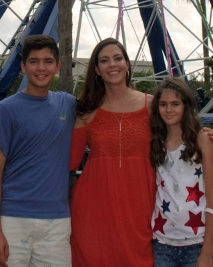 La abogada dijo que tras dar a luz a su hija menor no había podido bajar de peso y que sin importar cuánto maquillaje se pusiera o cómo se vistiera ella 'nunca se miraba presentable'.<br/><br/>