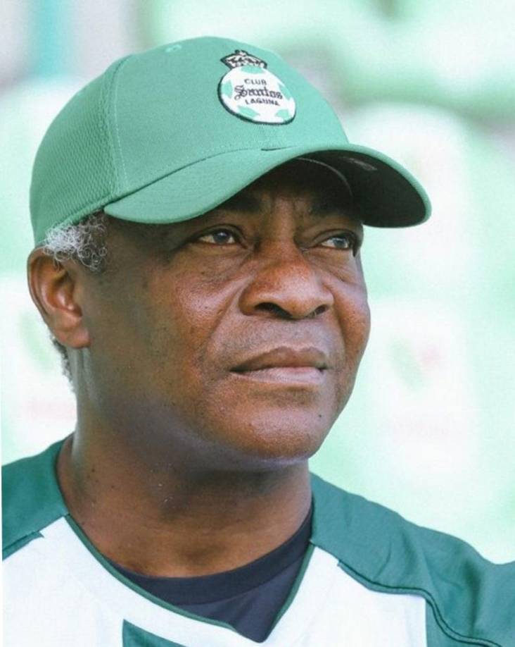 En el 2015, Dolmo le pidió ayuda al Santos Laguna ya que estaba atravesando por duros problemas económicos: “‘Estamos algo necesitados, tenemos la esperanza de salir adelante para poder trabajar para mi familia, espero que mis amistades en La Laguna me echen la mano, me he sentido mal y creo que por allá puede haber buena respuesta’, declaró en su momento.