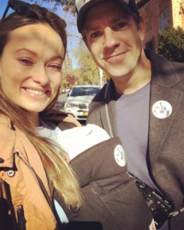 'Primera elección de la niña. Es un buen momento para estar vivo', escribió la actriz y modelo Olivia Wilde junto a su pareja e hija.