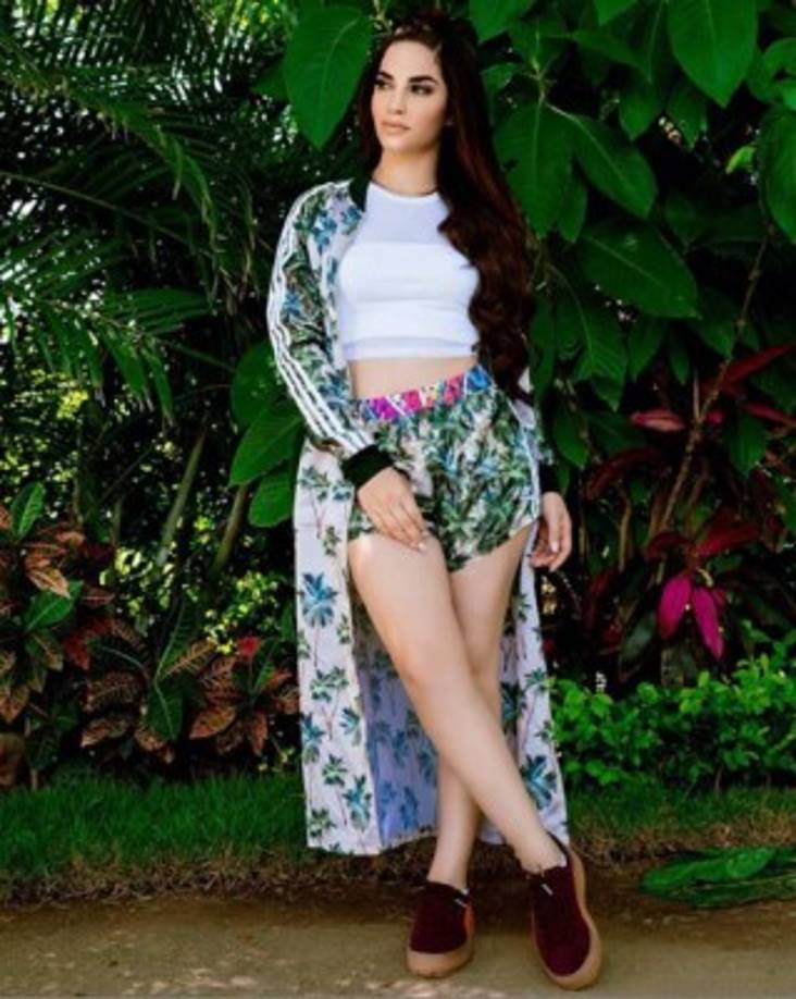 Loaiza tiene canciones originales como su 'Roast Yourself' , 'Más' y 'Un Día Especial' que han sido reproducidas millones de veces. <br/>