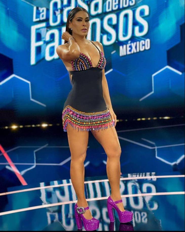 La famosa conductora de televisión aprovechó la emisión mañanera del programa “Hoy” para pedir disculpas a las personas que presenciaron la forma en que habló en los últimos minutos de La Casa de los Famosos y reveló que el motivo de esa situación no fue por haber estado borracha, sino por razones personales, ya que manifestó que por su edad le tuvieron que poner una prótesis dental.