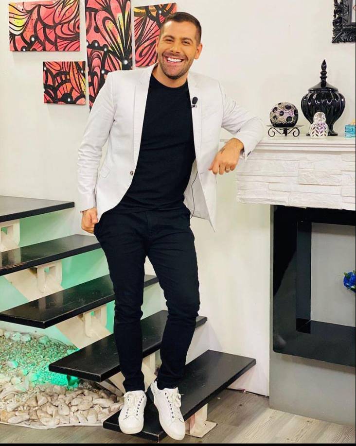 Y hasta comenzó una carrera musical. 