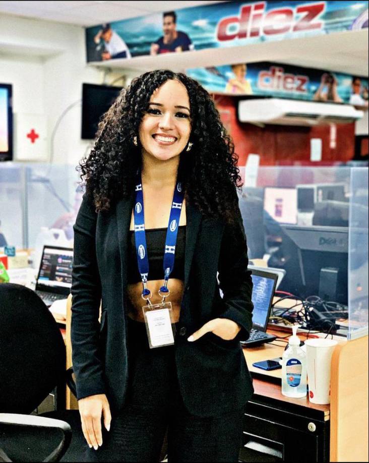 Desde hace 6 años labora en DIEZ, el medio deportivo más importante de Centroamérica y además colaborando con medios internacionales como Marca México. 