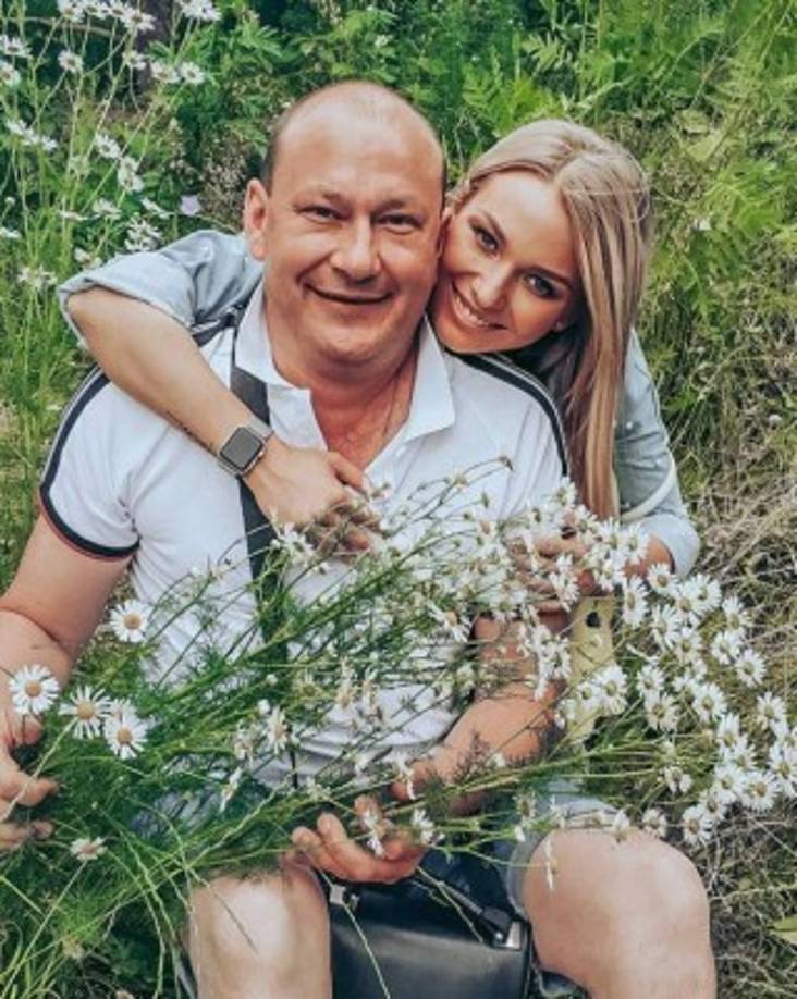 Irina Baeva<br/><br/>La actriz rusa dedicó un mensaje a su padre 'Mi héroe por siempre. No importa cuánto crezca siempre te necesitaré a mi lado. Te amo! Feliz día del Padre!', escribió.<br/><br/>Curiosamente la joven no dedicó ningunas palabras a su novio, Gabriel Soto, quien es padre de dos hijas junto a Geraldine Bazán.