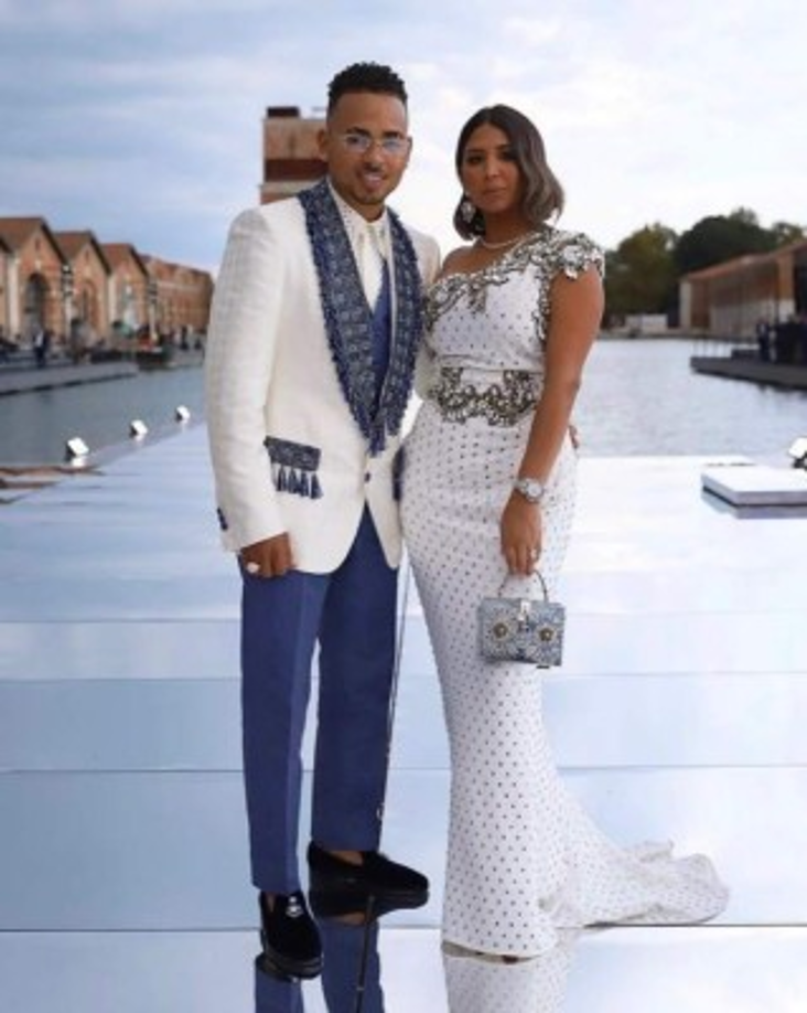 El cantante Ozuna y su esposa Taina Marietambién invitados al desfile de modas.